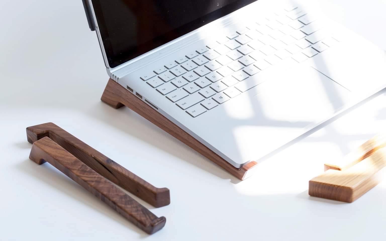 Kệ - giá đỡ tản nhiệt Laptop - gỗ Walnut