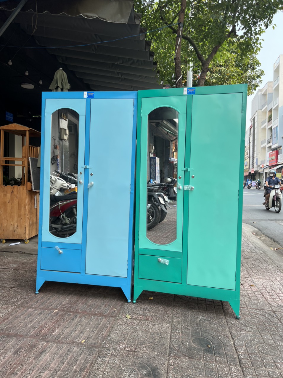 Tủ quần áo sắt 1m8 màu xanh lá