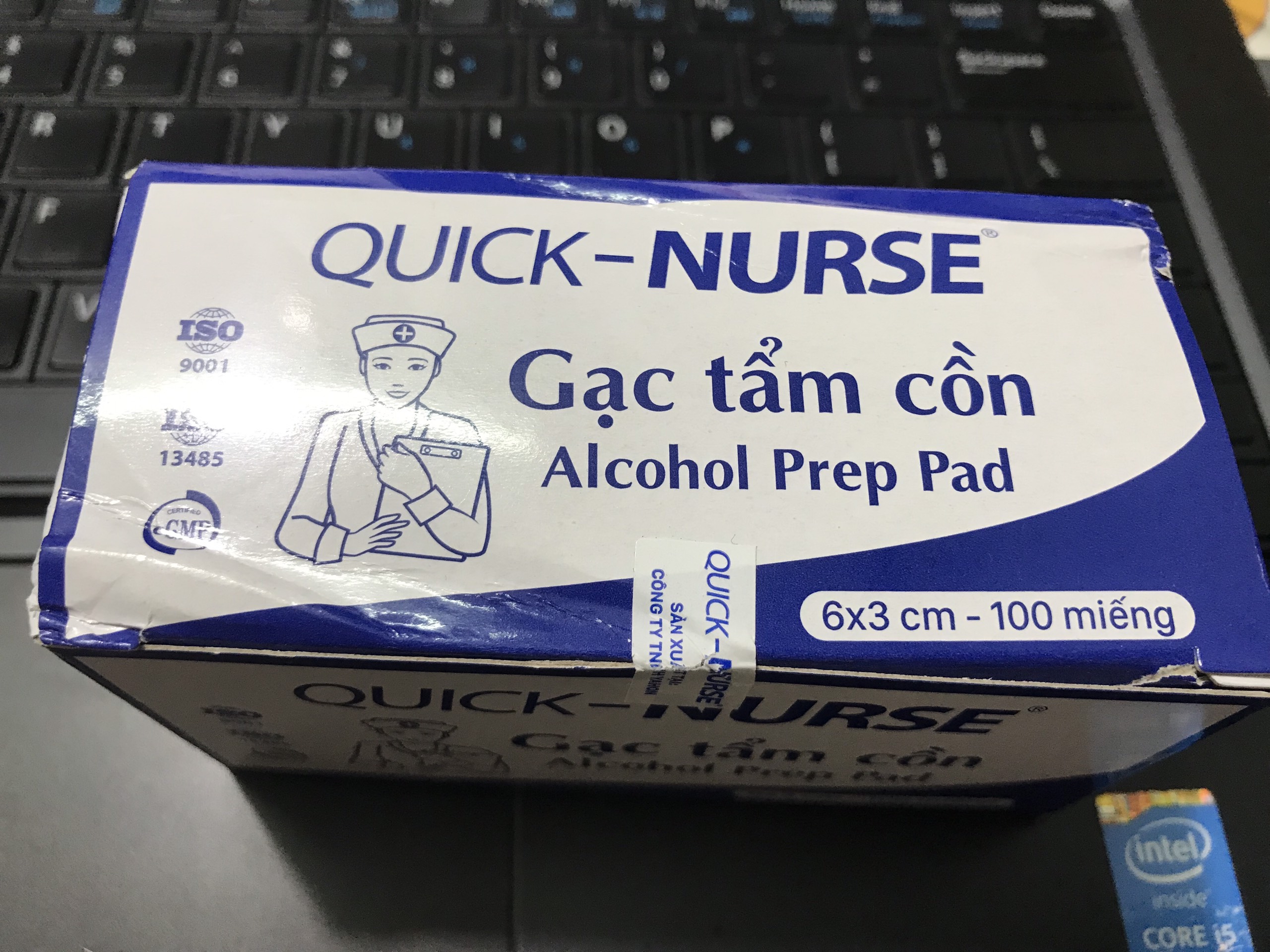 Bông tẩm cồn tiệt trùng (Hộp 100 cái)