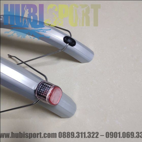 Chắn bùn gắn đèn phản quang cho xe bánh 20.