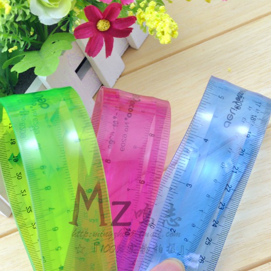 Thước kẻ 20cm Deli E6208 nhựa dẻo