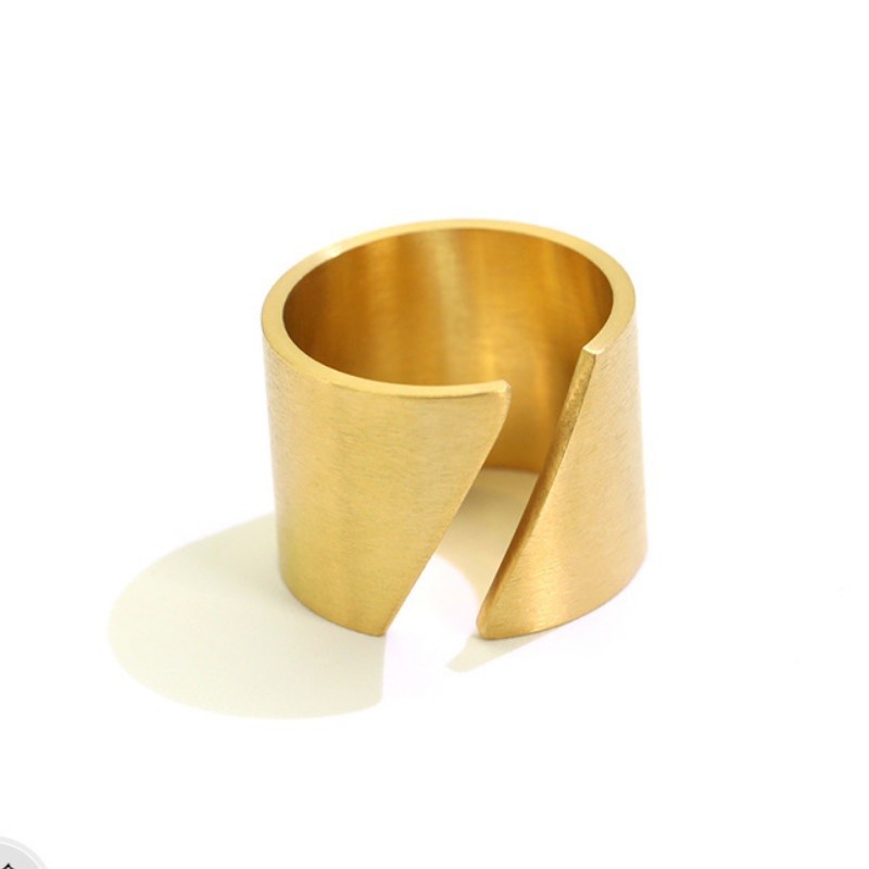 Nhẫn Nữ Bản To Titan Ko Đen TT 2556