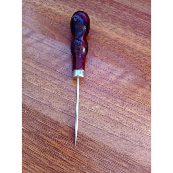 A 16cm Long Wooden Awl Helps Create String Holes on Leather, Make Holes for Plastic Buttons, Make Ore Holes, and Mark Fabric.