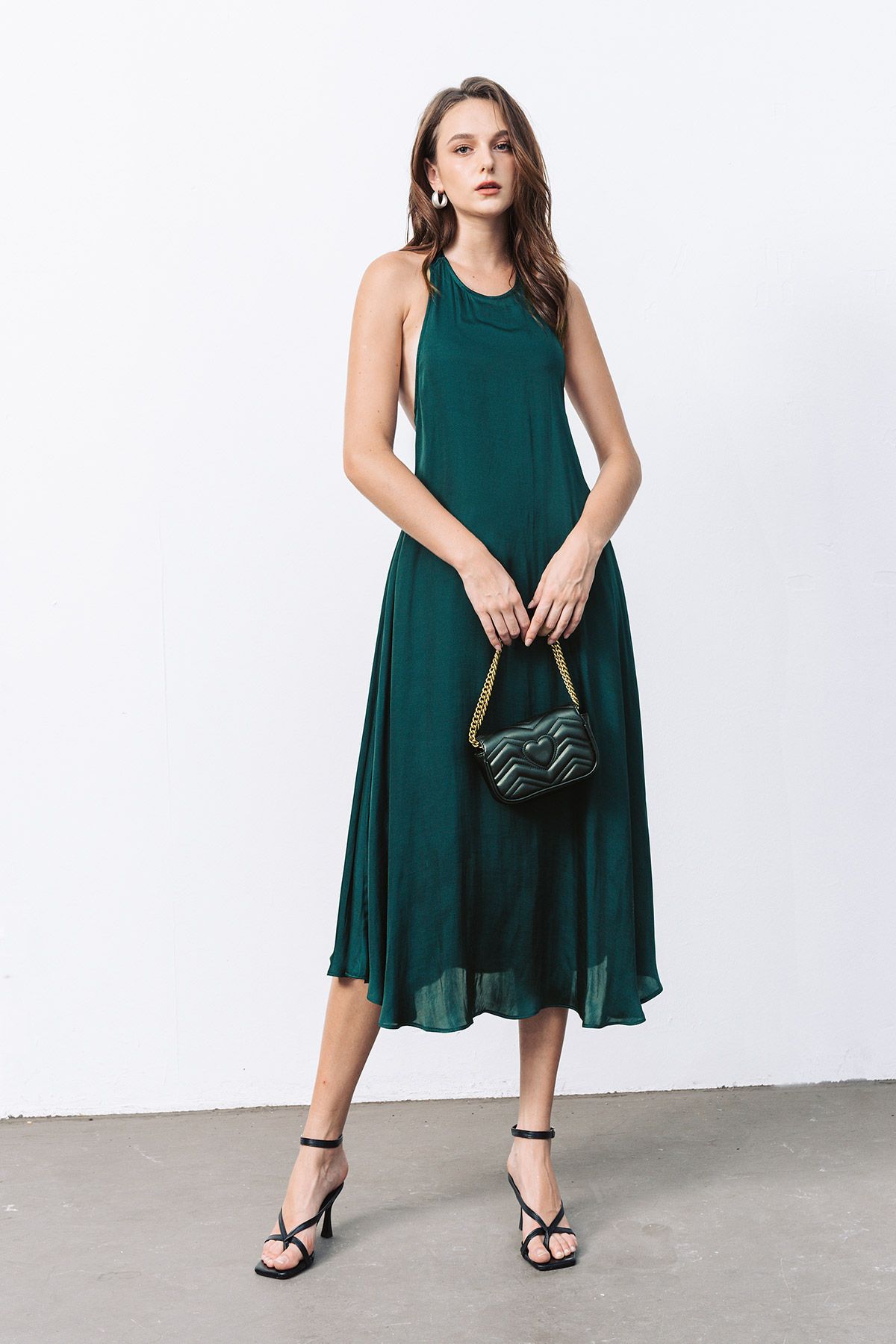 Đầm Maxi VIENTRAN Cổ Nơ Chun Eo VIENTRAN O63M22H001