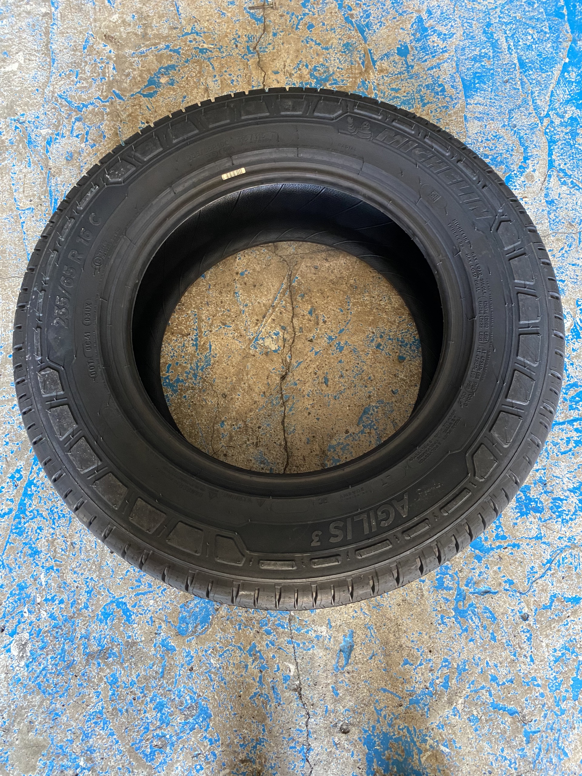 Lốp Michelin 235/65R16C Agilis 3RC