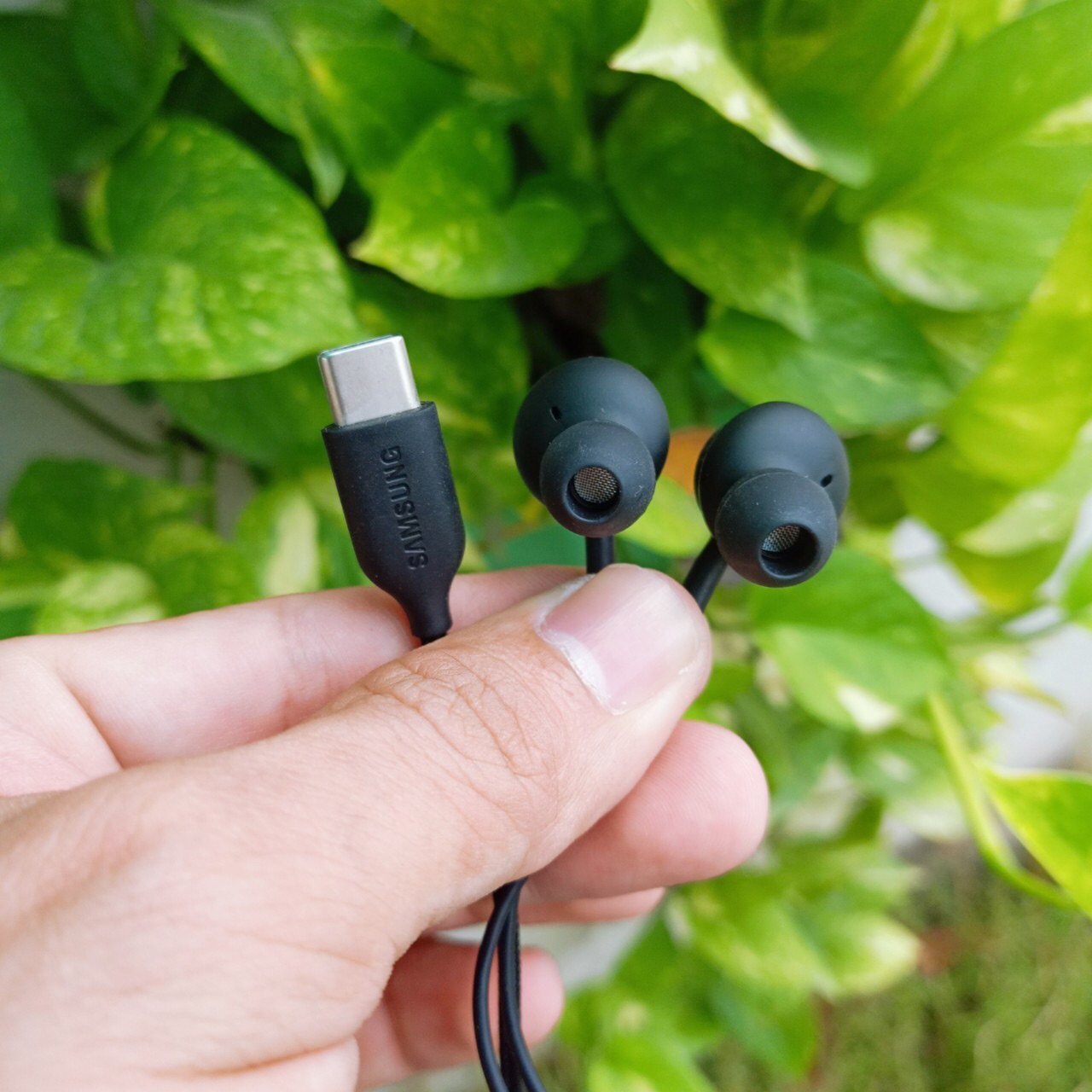 Tai nghe nhét tai AKg chân type C siêu xịn
