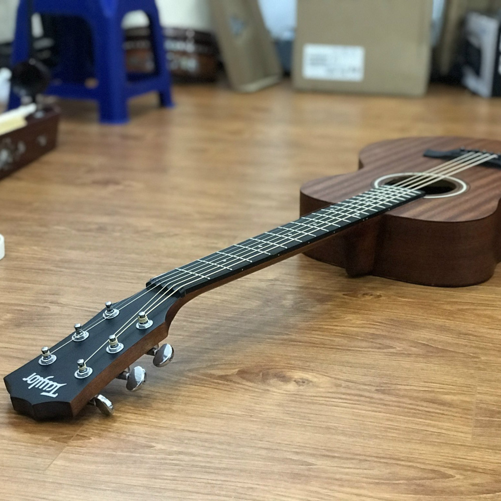 Đàn Guitar Taylor BT12 GT245