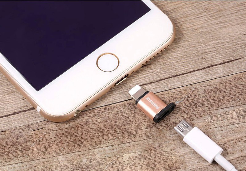 Đầu chuyển đổi Cổng Micro USB sang cổng Lighning Remax RA-USB2 (bạc)