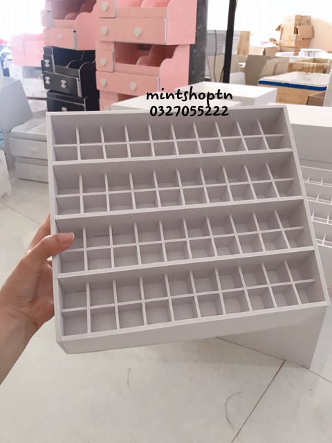 khay son 80 ô phân tầng tiện dụng
