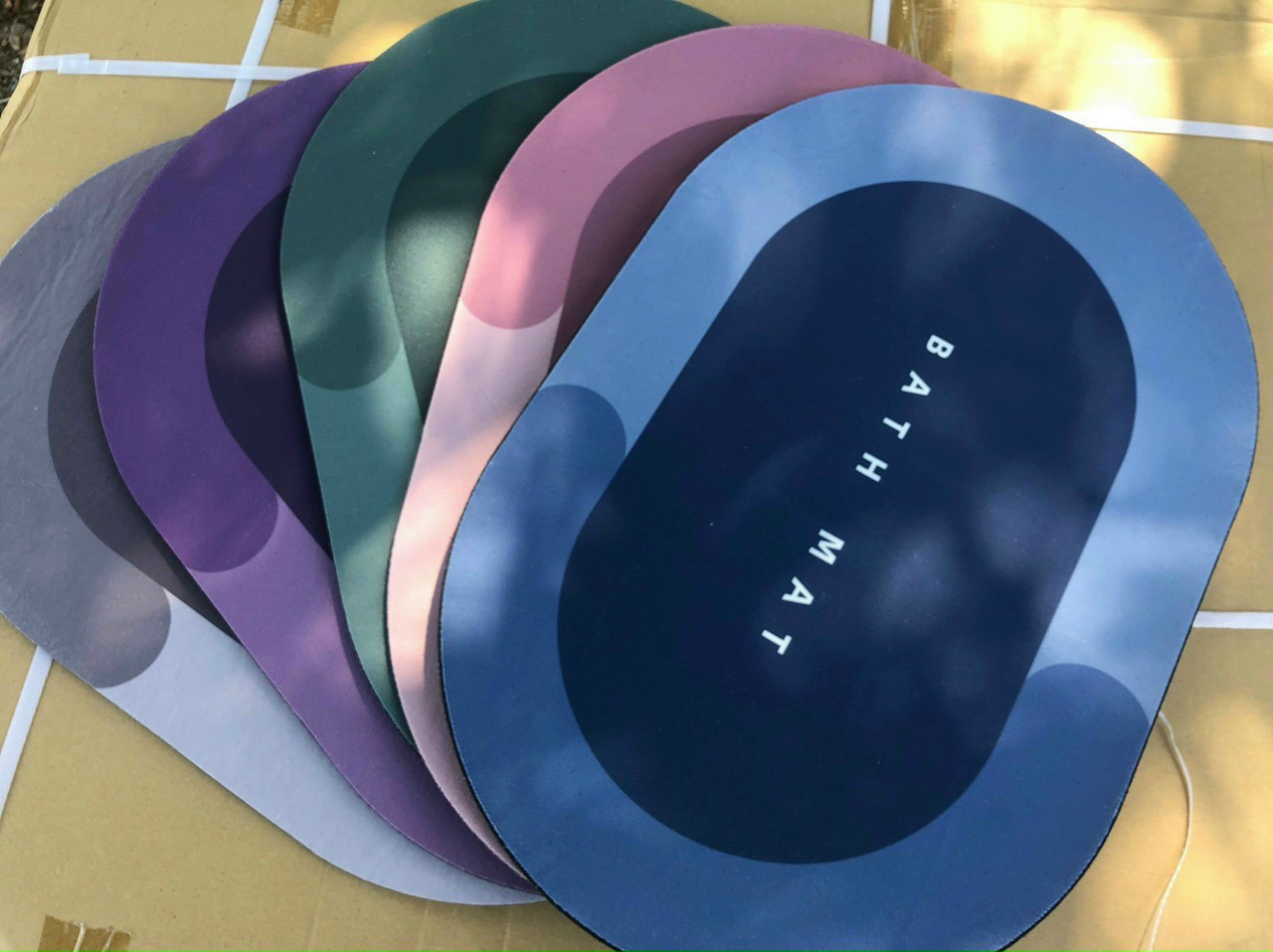 Thảm lau chân silicon siêu thấm hút, khô chân nhanh, chống trơn trượt để nhà tắm, nhà bếp giadungnghiquan G042