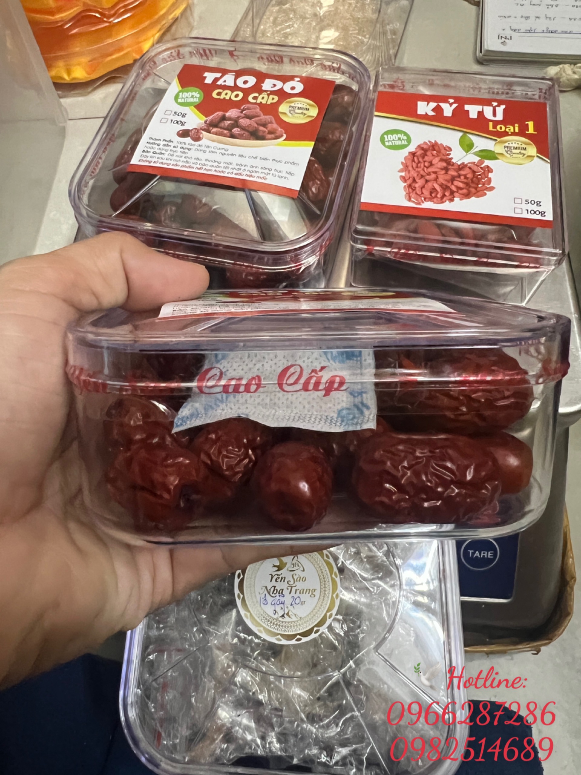 Táo đỏ chưng yến