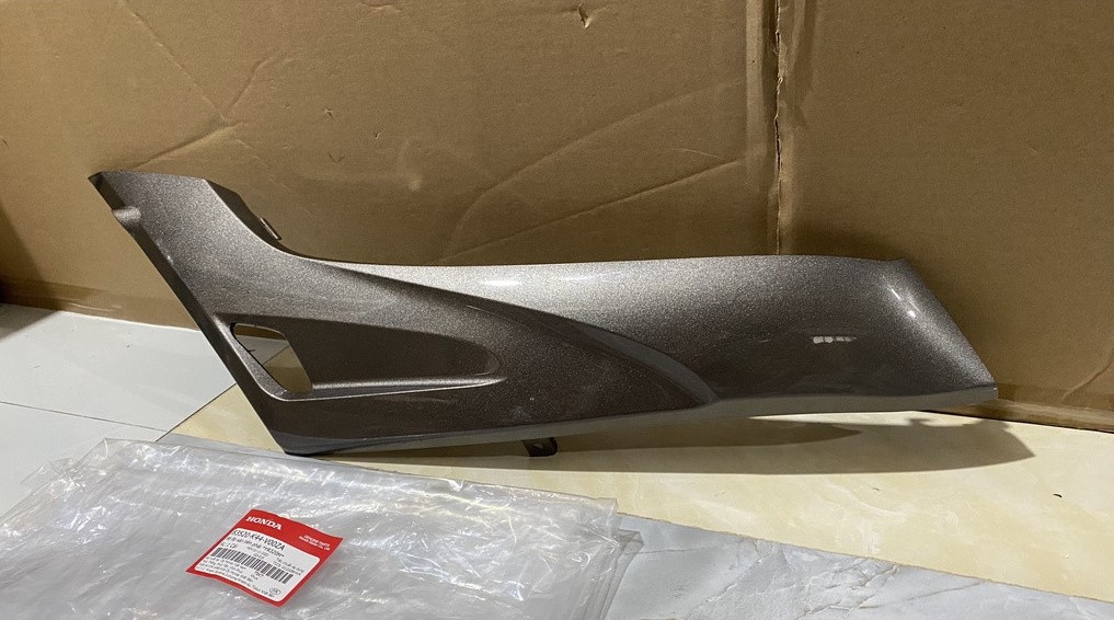 Original Honda Gray 2014 to 2020 right vision side panel/right side panel light