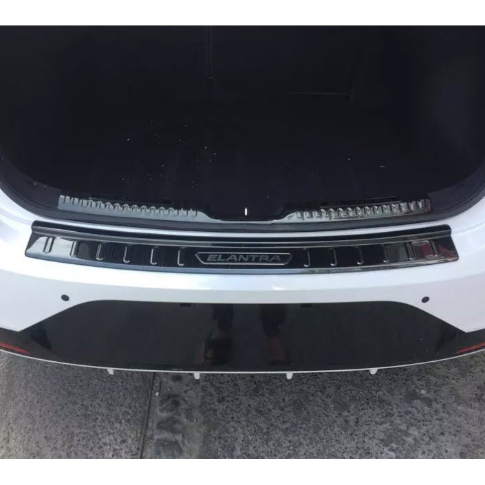 Ốp chống trầy cốp Hyundai Elantra 2016-2020