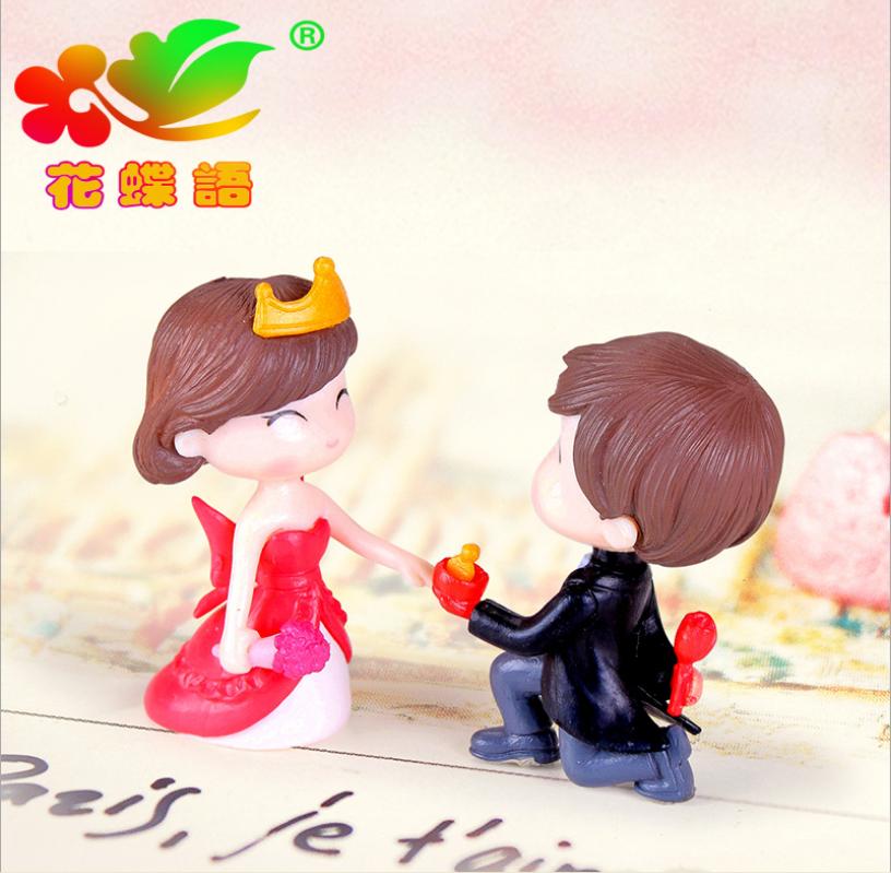 [HCM]Mô hình Cặp đôi trai gái cầu hôn trang trí tiểu cảnh sen đá terrarium.