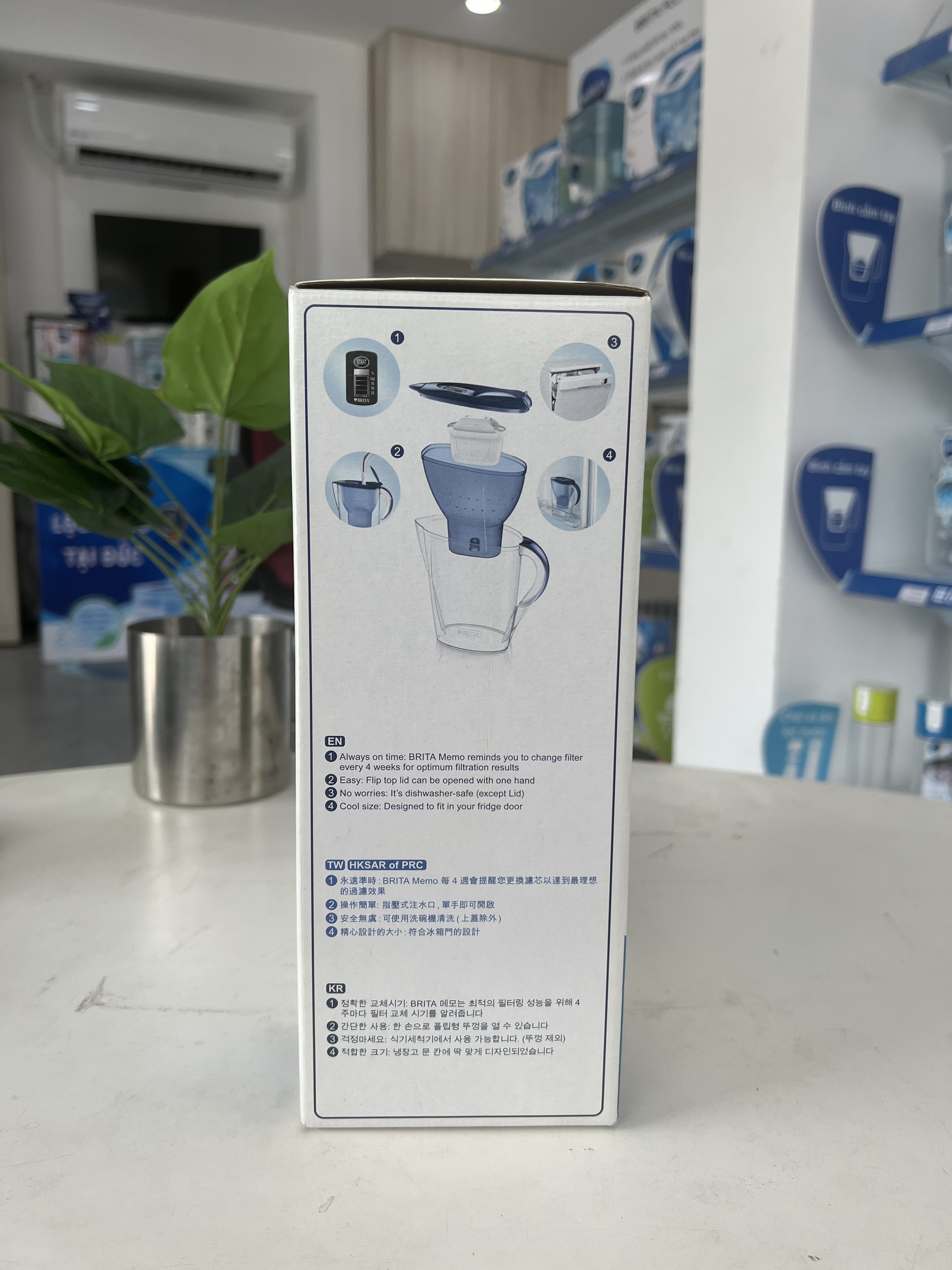 Bình lọc nước BRITA Marella Basic Graphite 2.4L (có sẵn 1 lõi lọc Maxtra)
