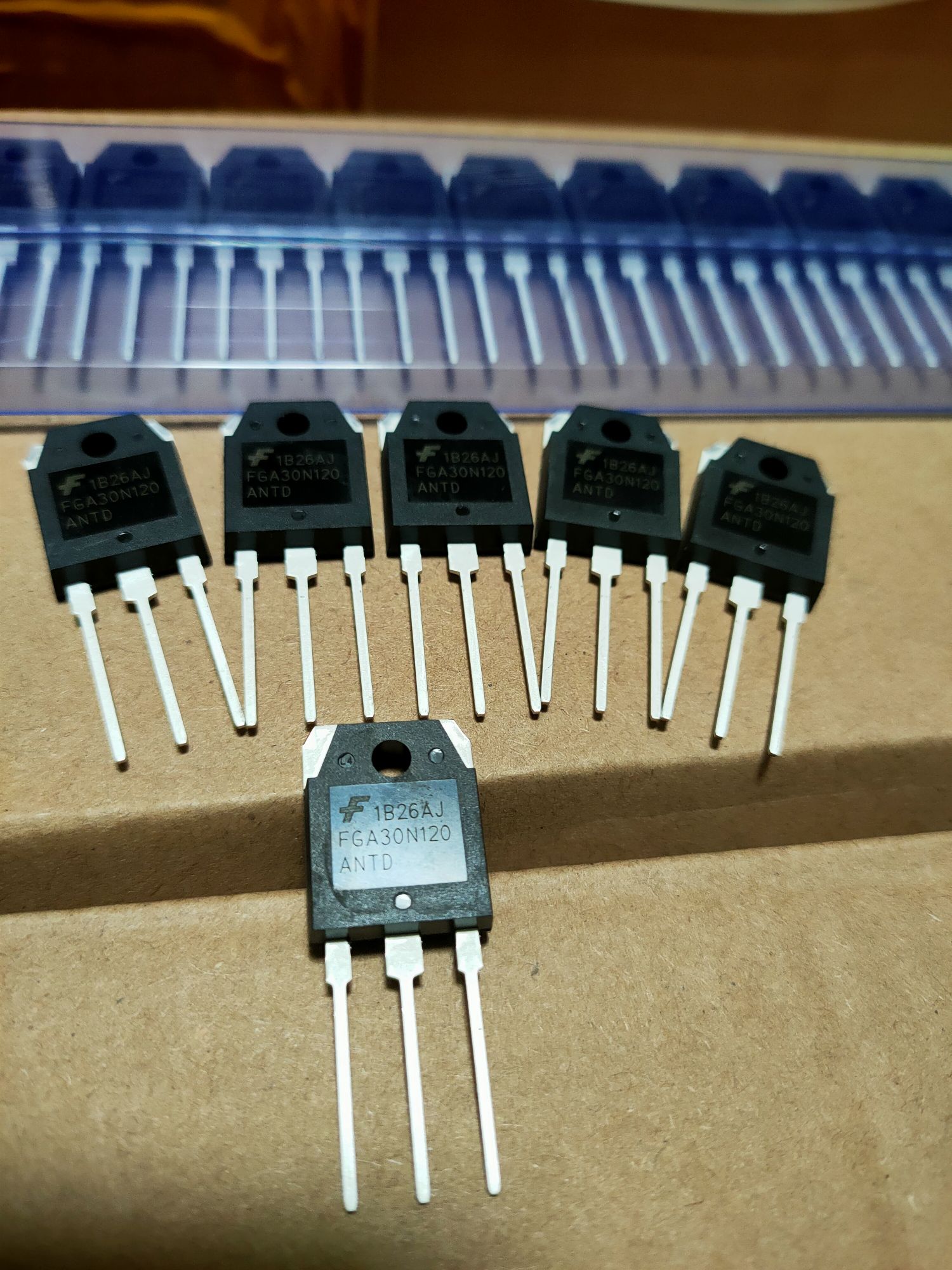 5 Con Sò bếp từ 30N120