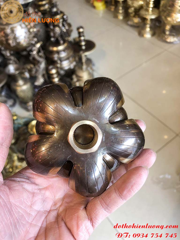 Highlight double copper lotus flower candle holder (1 pair)