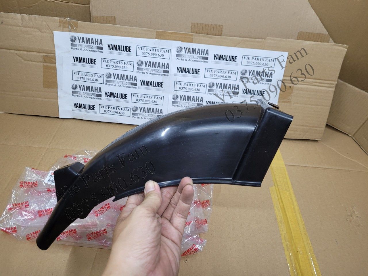 Chắn bùn gầm bánh sau Jupiter V, Jupiter MX , hàng din Yamaha mới 100%
