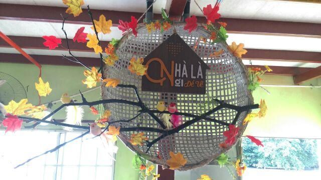 Bảng gỗ trang trí hình ngôi nhà decor