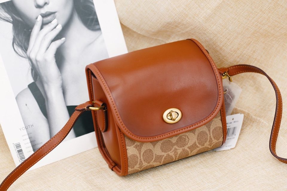 [HCM]Túi COACH TURNLOCK Mẫu mới 2020 của Coach.