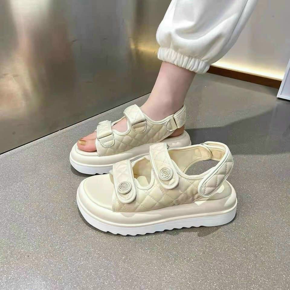 Sandal nữ đế độn răng cưa hoa trà học sinh hot trend