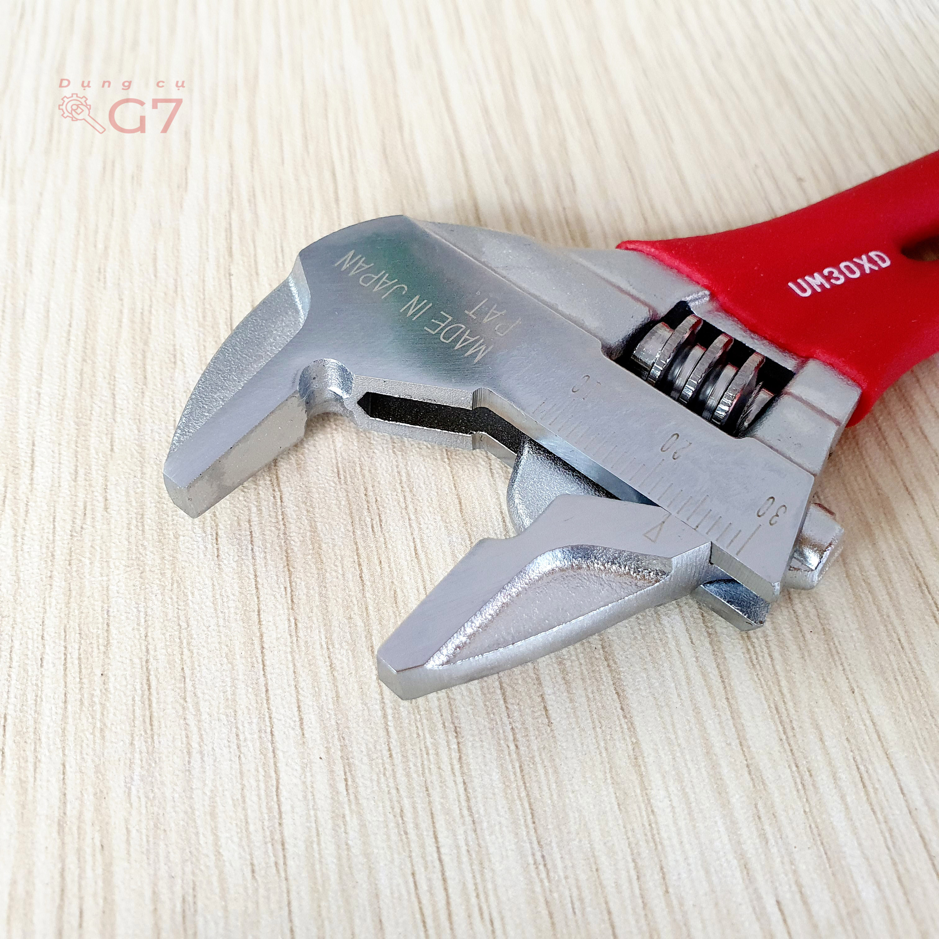 Mỏ lết Lobster UM30XD Made In Japan