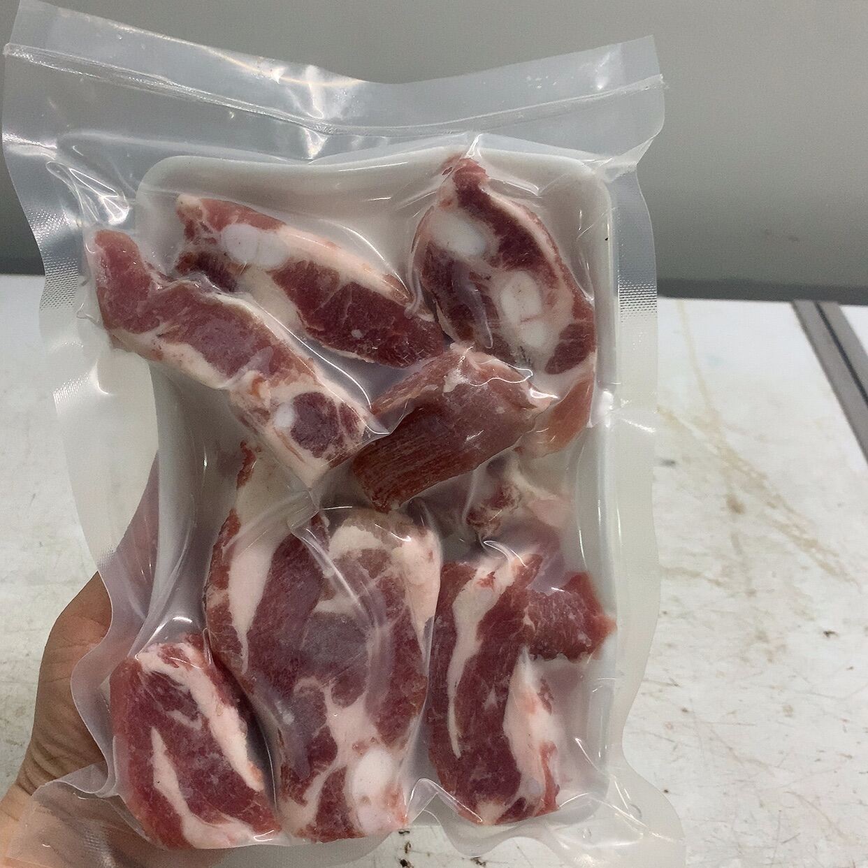 Sườn sụn heo non cắt khúc 1kg (giao tphcm)