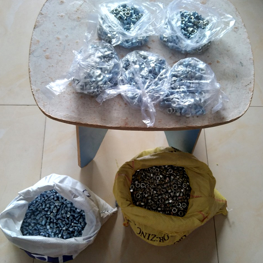 Bulong,ốc tán bắt kệ sắt v lỗ đa năng 100 con