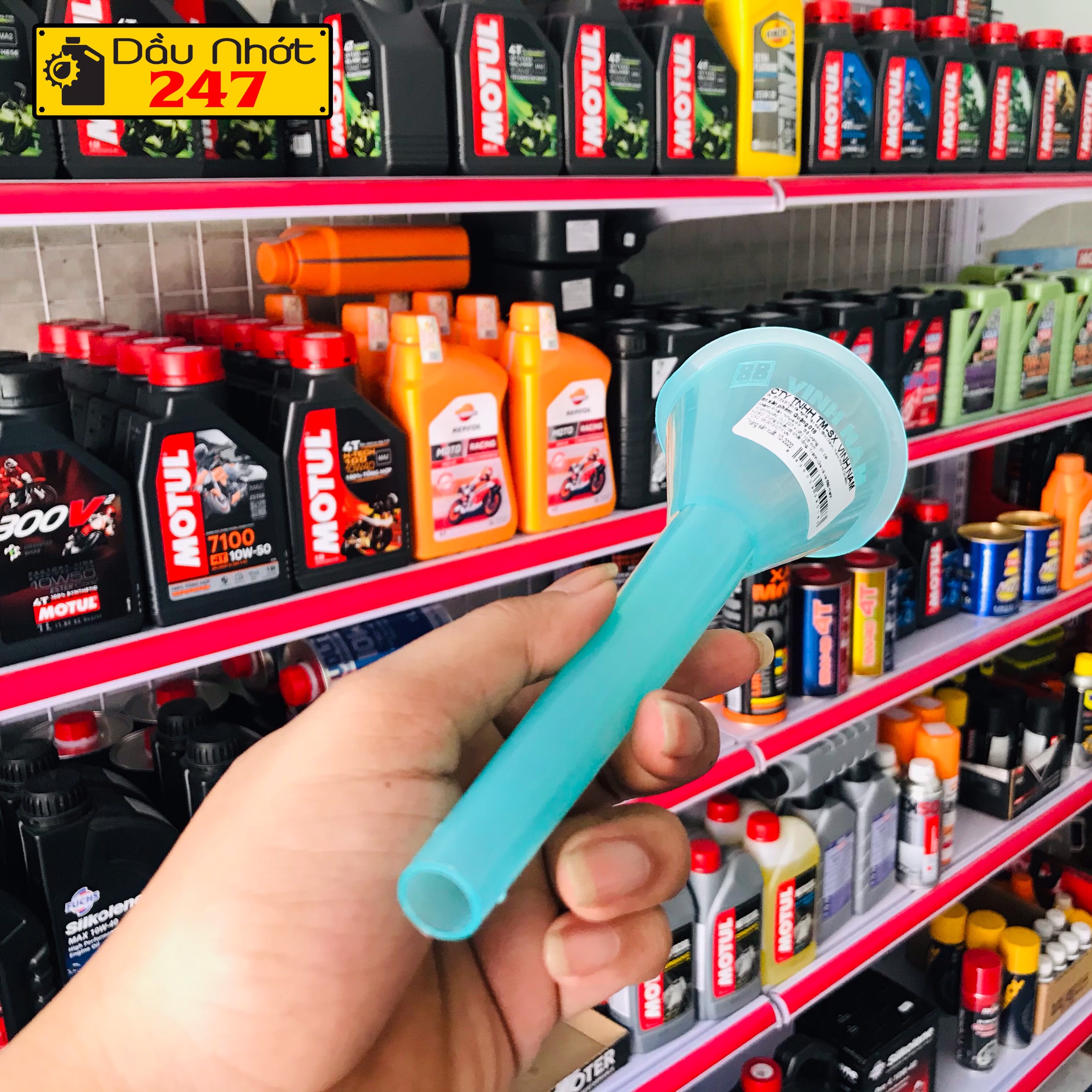 Phểu (quặng) thay nhớt cho mọi loại xe.