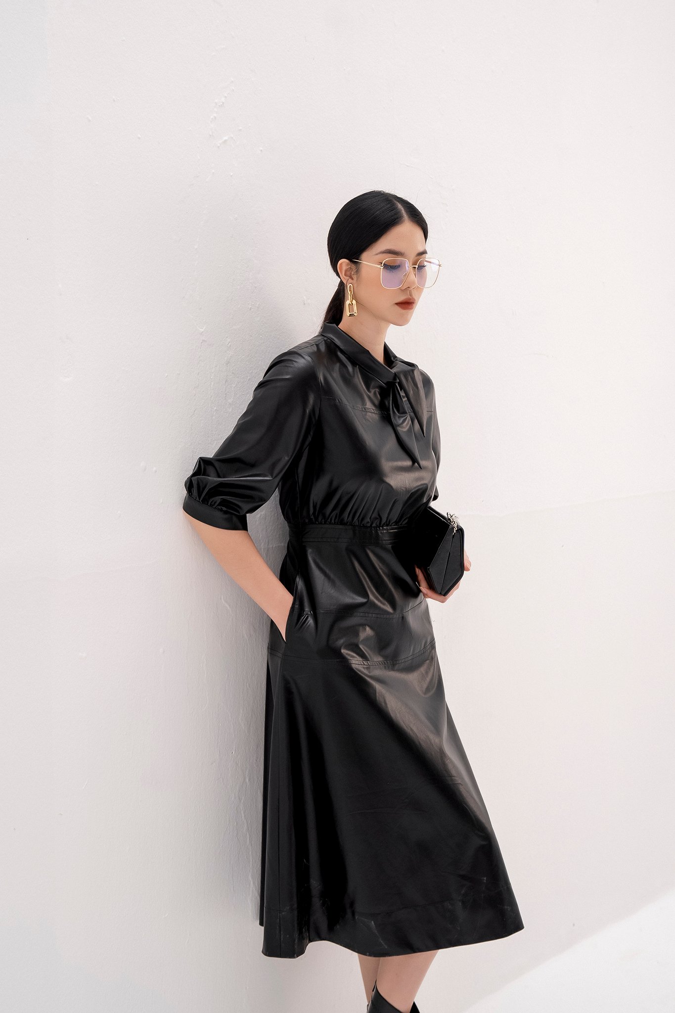 Đầm da tay lỡ dáng thắt eo Eva de Eva 21ADKE116D