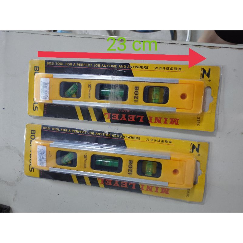 Thước thủy, thước livo hãng bosi có nam châm cân bằng có chiều dài 20cm