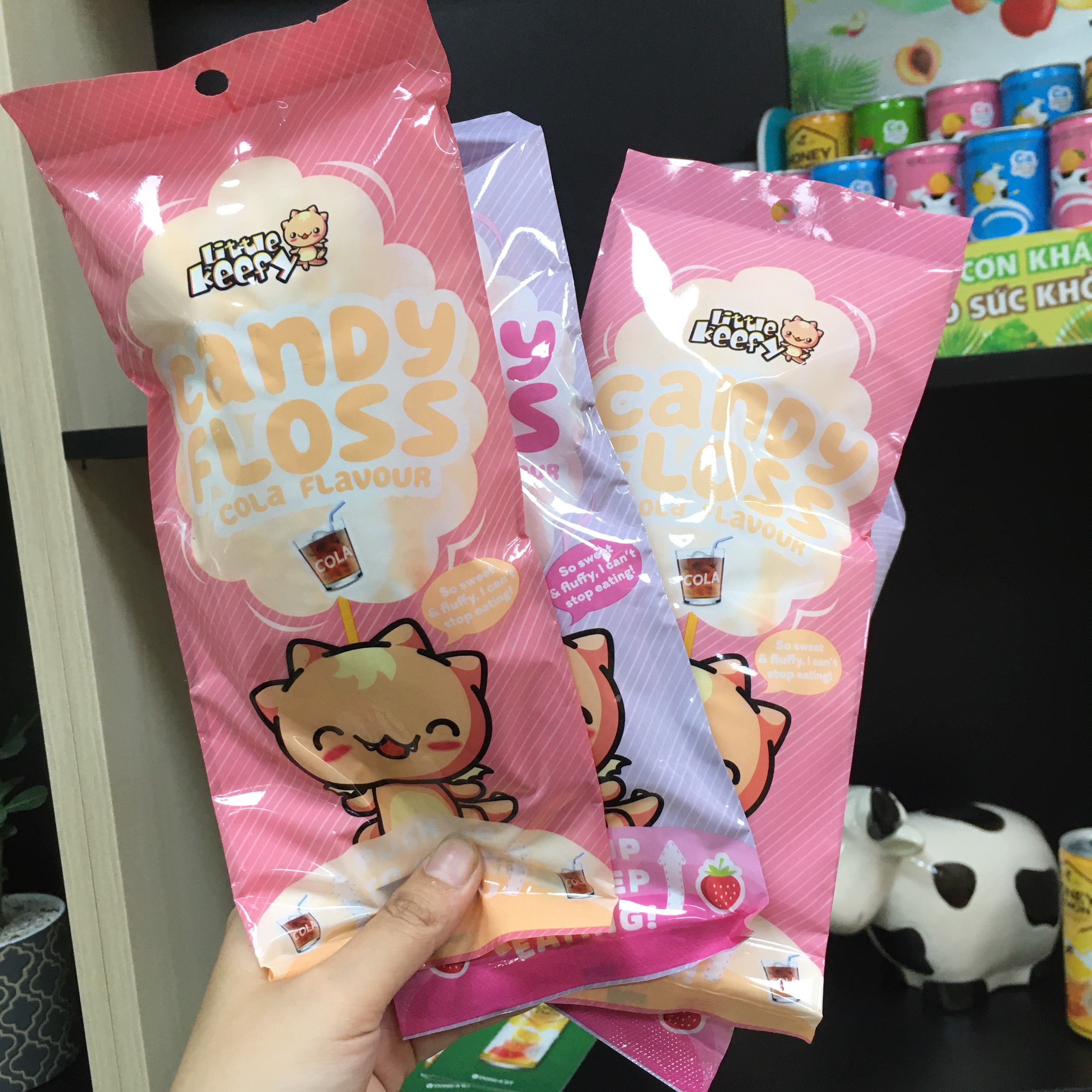 Kẹo bông gòn cola dâu