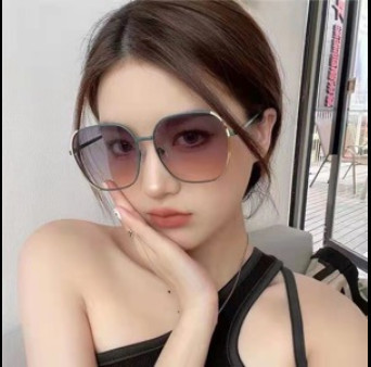 Kính mắt thời trang tráng gương