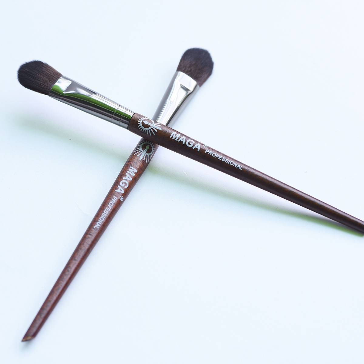 [HCM]Cọ Phủ Phấn Mũi Hoặc Highlight MAGA PRECISION HIGHLIGHTER BRUSH 25