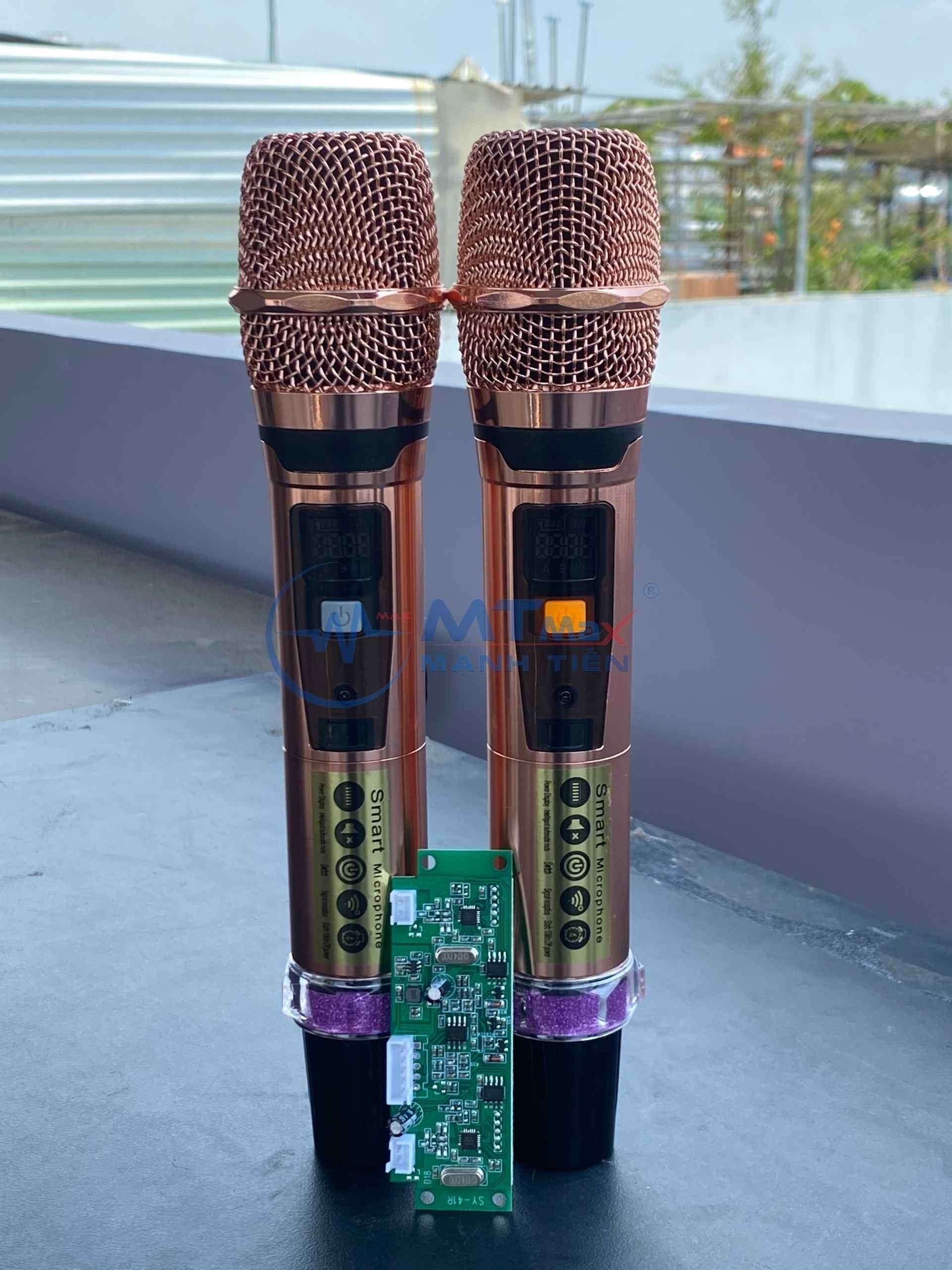 Micro TK03 Lắp Loa Kéo, micro bo bạch , micro Micro UHF - Dò Sóng Dể Dàng, Tiếng Sáng, Hát Nhẹ. Sản phẩm đẹp mắt, có tính năng đa dạng và tiện lợi để sử dụng trong nhiều môi trường khác nhɑu