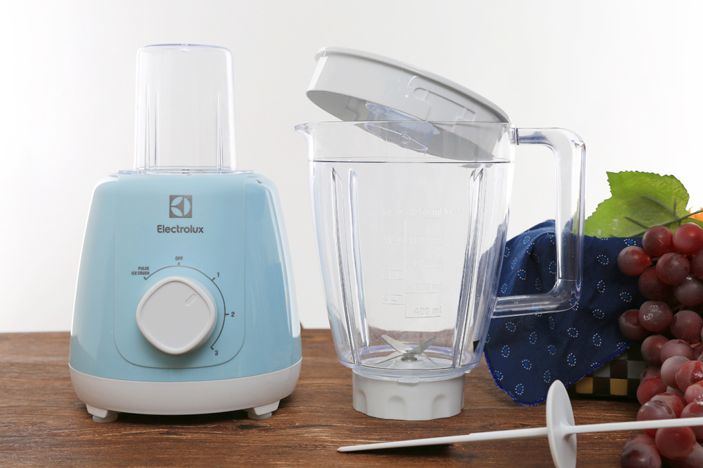 Máy xay sinh tố Electrolux EBR3416 400W xay đá, 2 cối (HÀNG TRƯNG BÀY, BH 12 THÁNG)