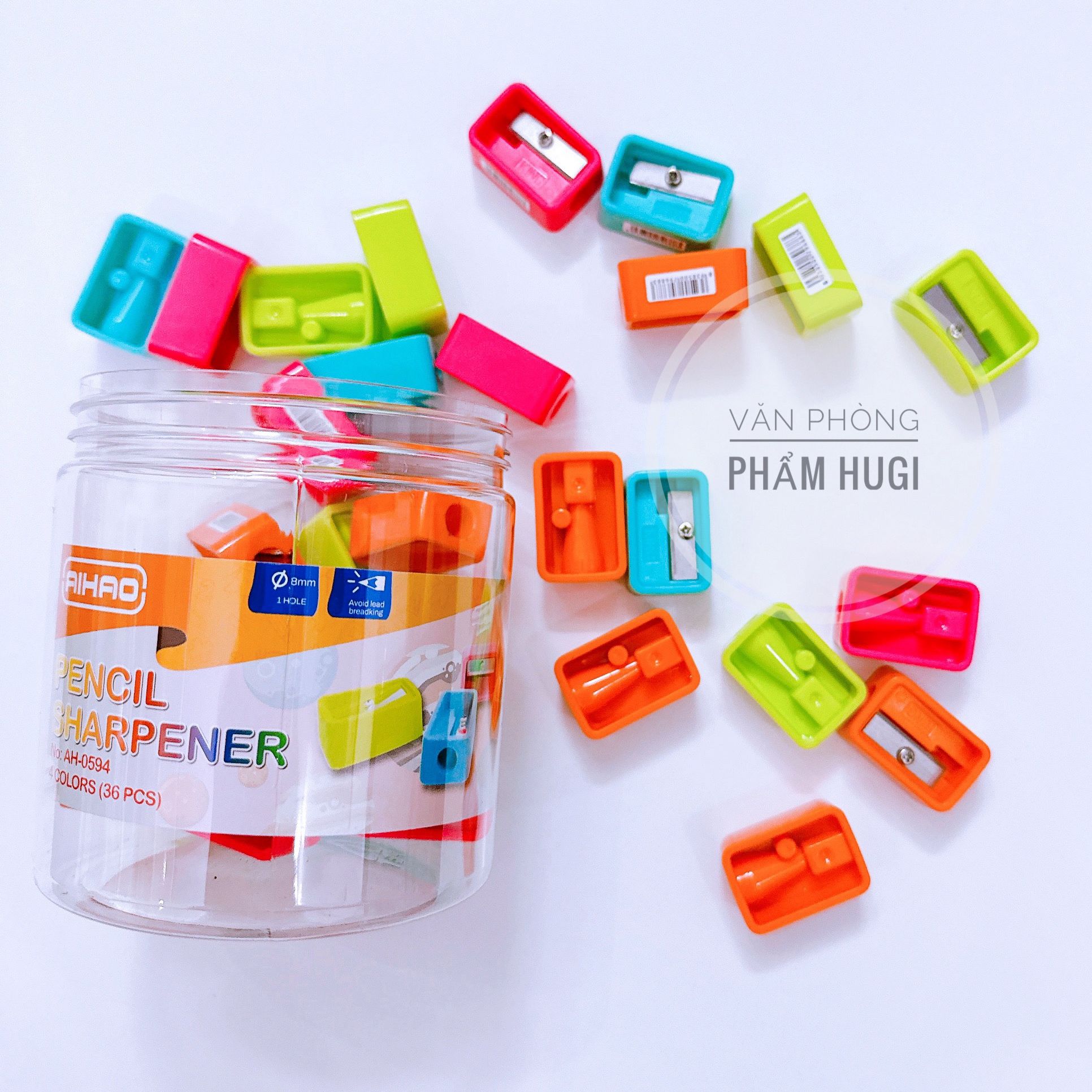 It includes 3 PCs pencil sharpener-0594 simple solid design