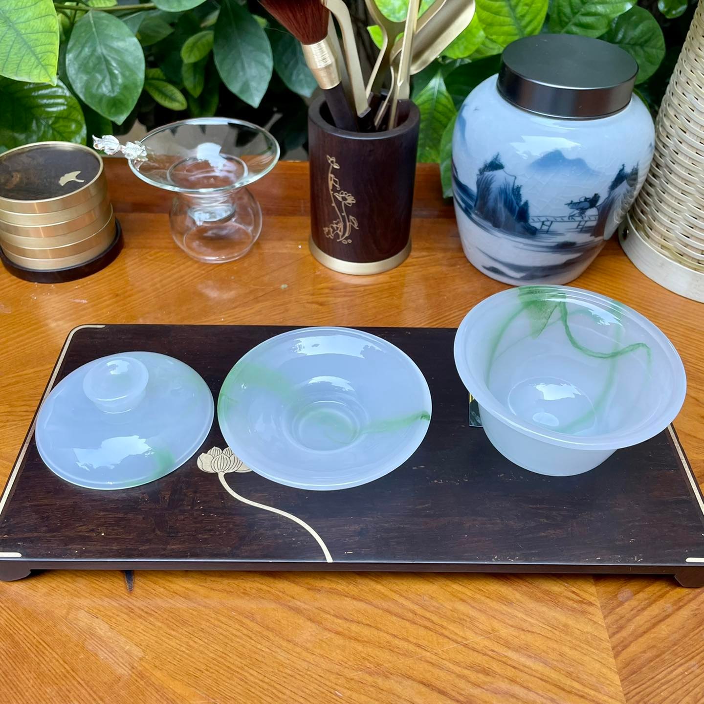 Chén Khải Bạch Ngọc