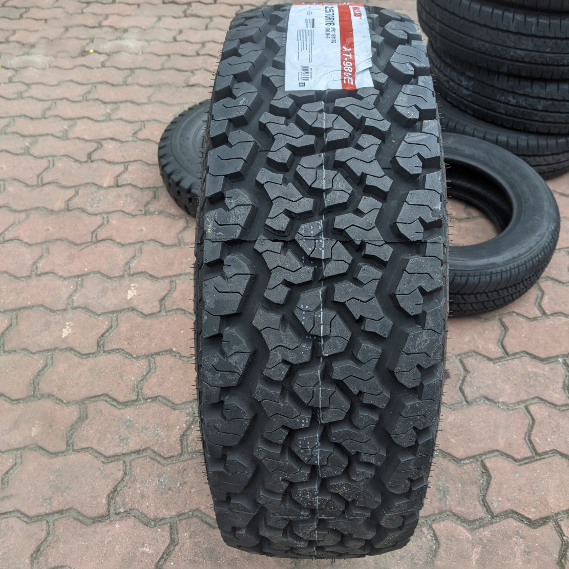 Lốp 255/70R16 8PR Maxxis AT980E