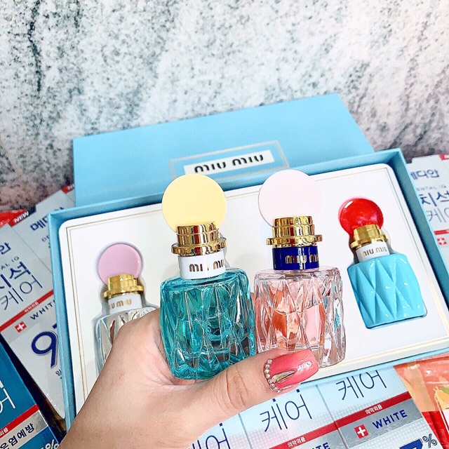 Set 4 chai nước hoa miumiu