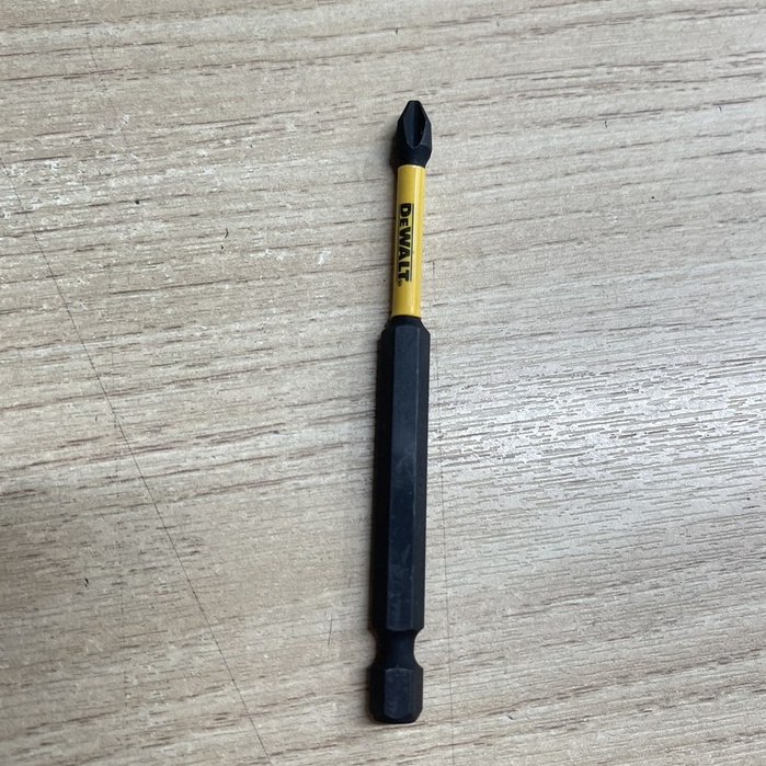 Mũi vít DeWalt PH2 chất liệu thép đen cao cấp