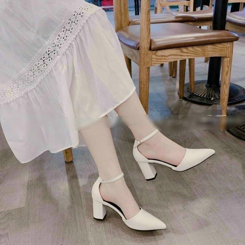 Giày sandal cao gót nữ 7p bít mũi bít gót da lỳ mẫu mới đen & trắng