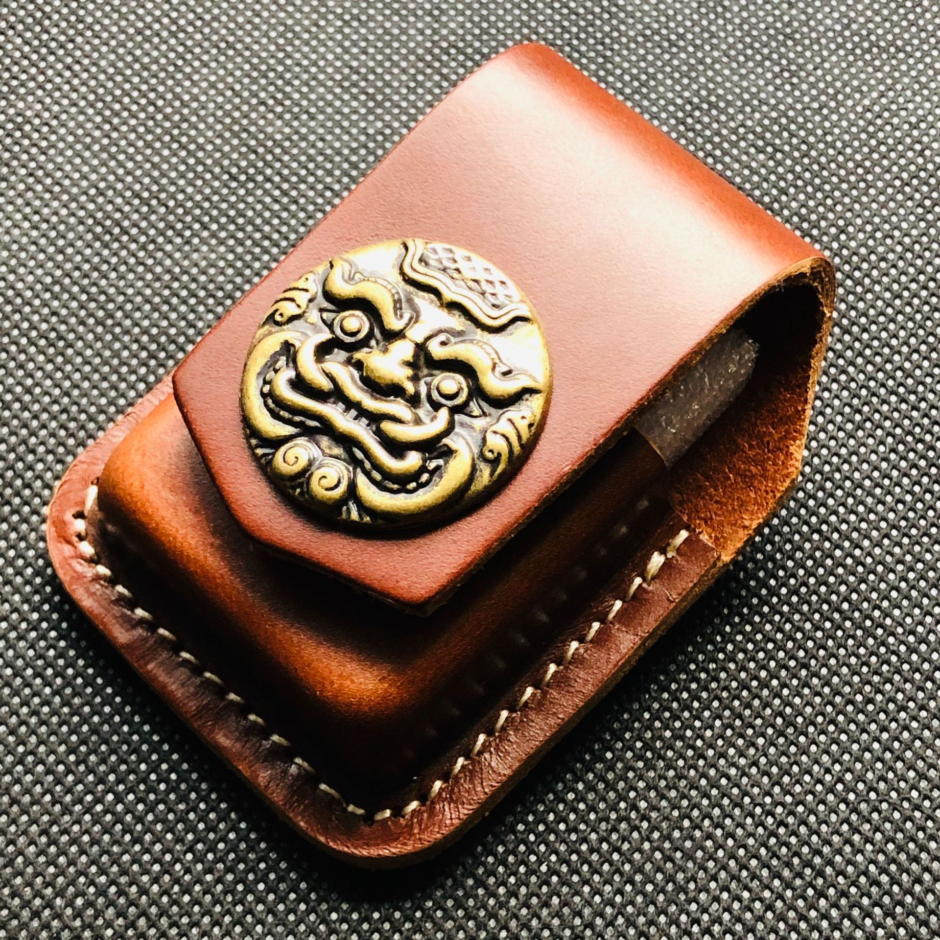 ( Loại Xịn ) Bao Da Đựng Bật Lửa Zippo Có Thể Đeo Thắt Lưng ( Có Nút Đồng Nổi)