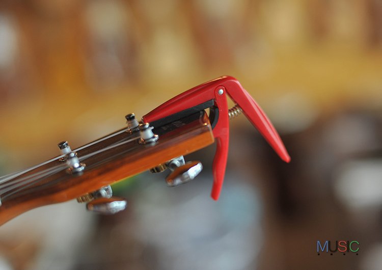 Capo ukulele cực chắc chắn [ nhiều màu]