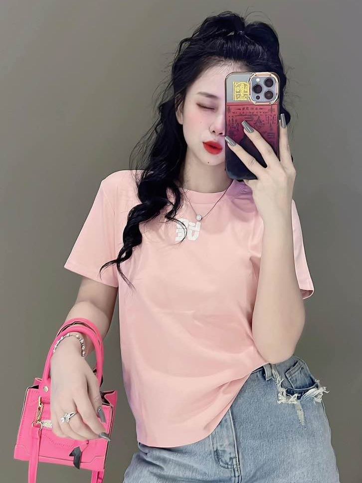 Áo thun nữ dáng ôm phối chữ nổi phom dài ( Mã chữ Love nhỏ dưới 55kg )