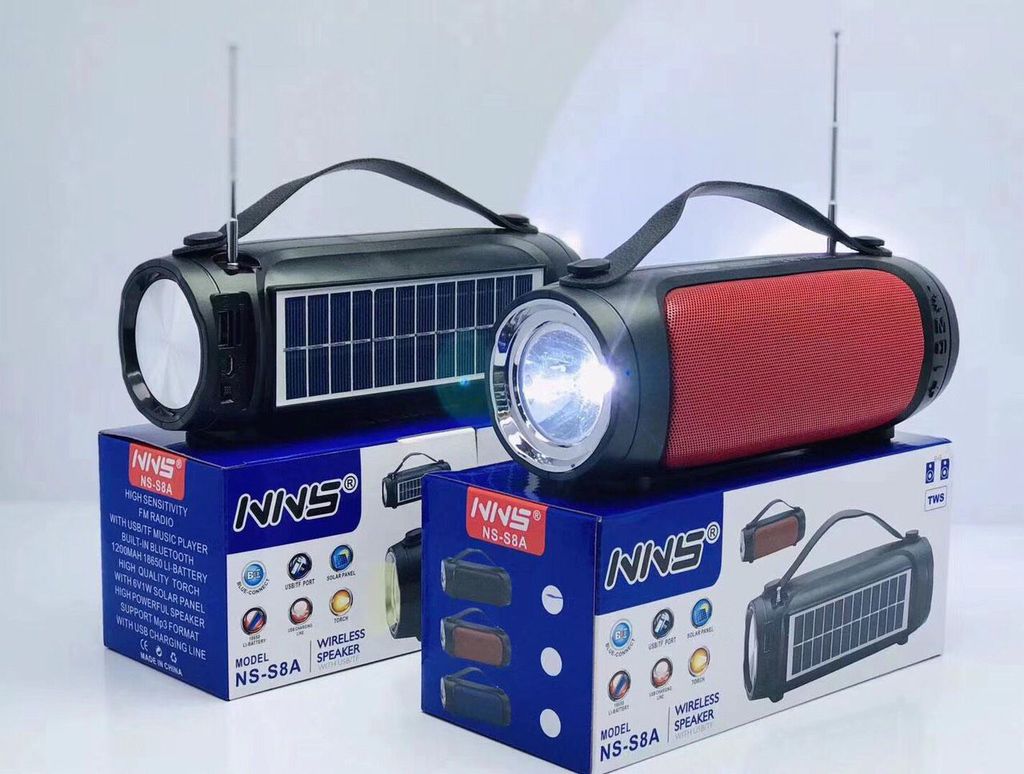 Loa bluetooth NS S8A có đèn pin, sạc được bằng năng lượng mặt trời
