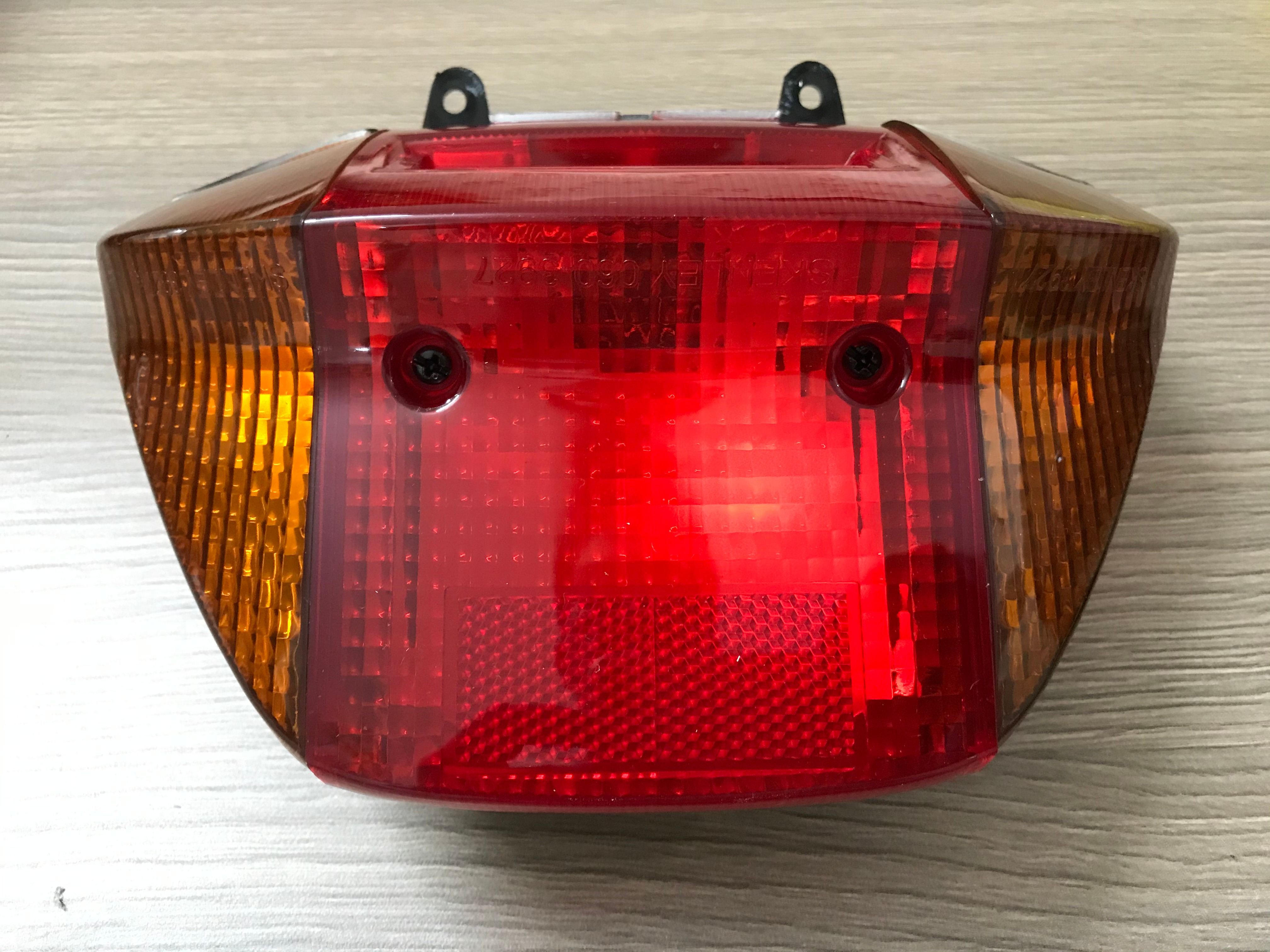 đèn hậu Dream thái + đuôi bóng ( loại tốt )