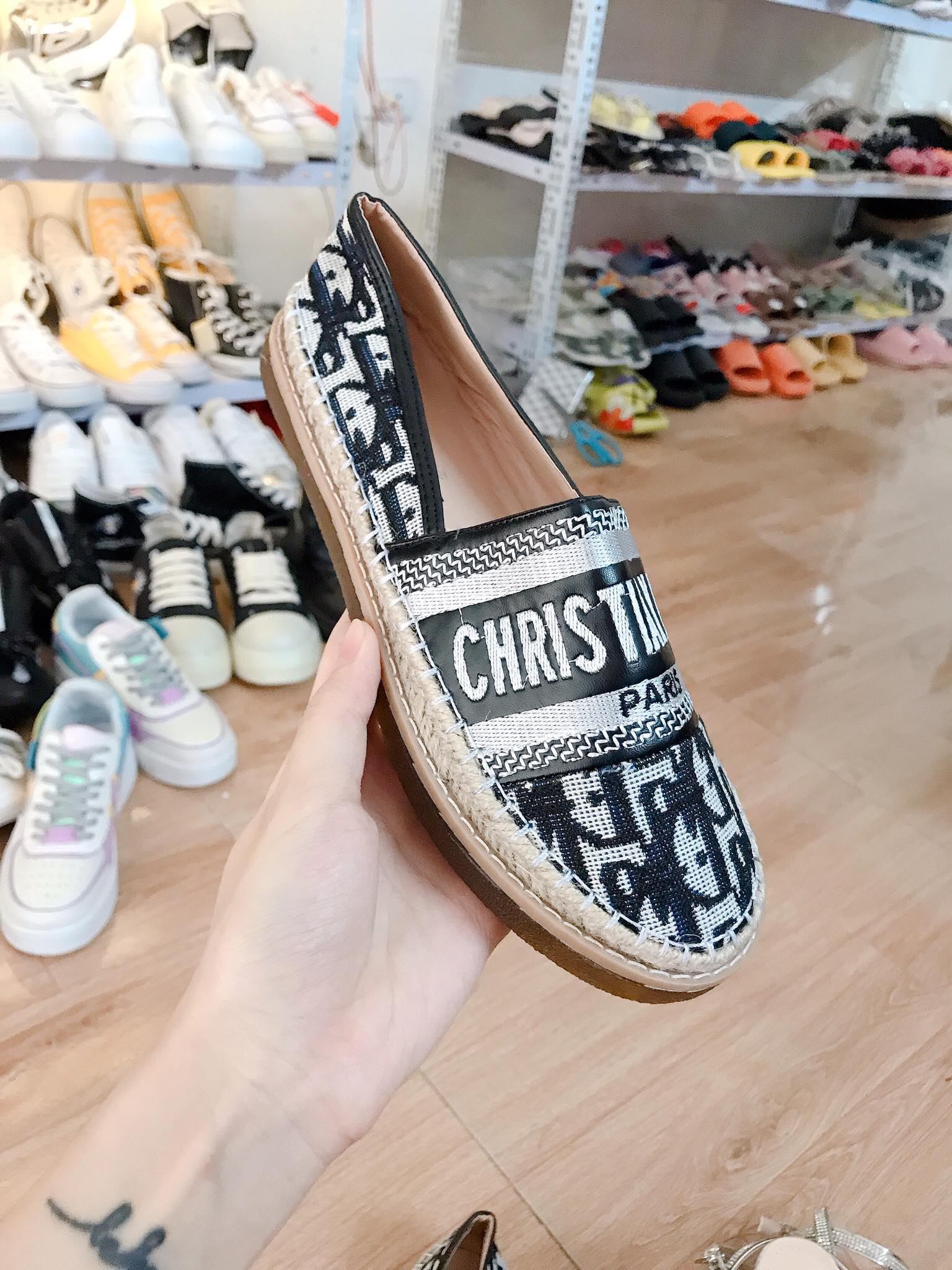 Giày SlipOn thổ cẩm Dior