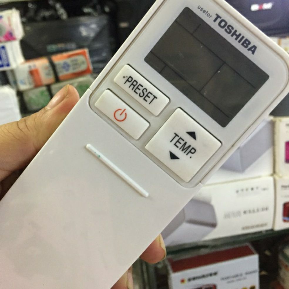 [HCM]remote máy lạnh toshiba