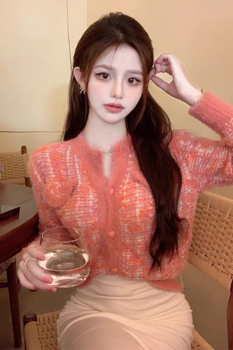 Áo len lông thỏ khuy tim sắc màu